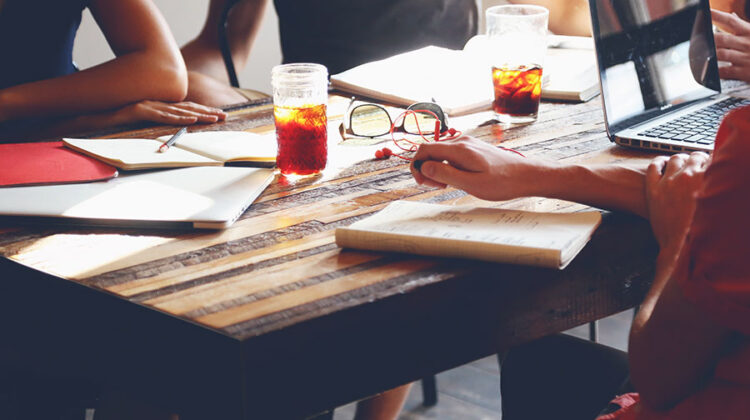 conduzir um grupo focal